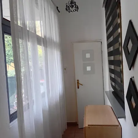 Katata One -bedrom * Podgorica